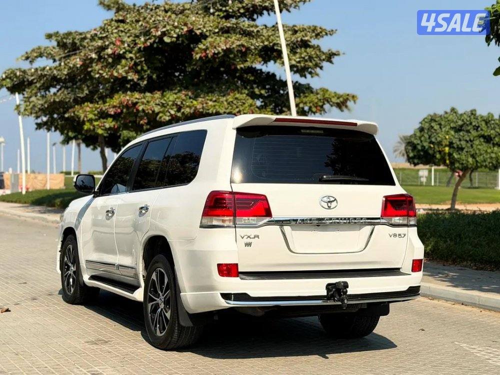تويوتا لاندكروزر2017 وكاله البحرين GXR v8 اقرا الاعلان جيد من فضلك6