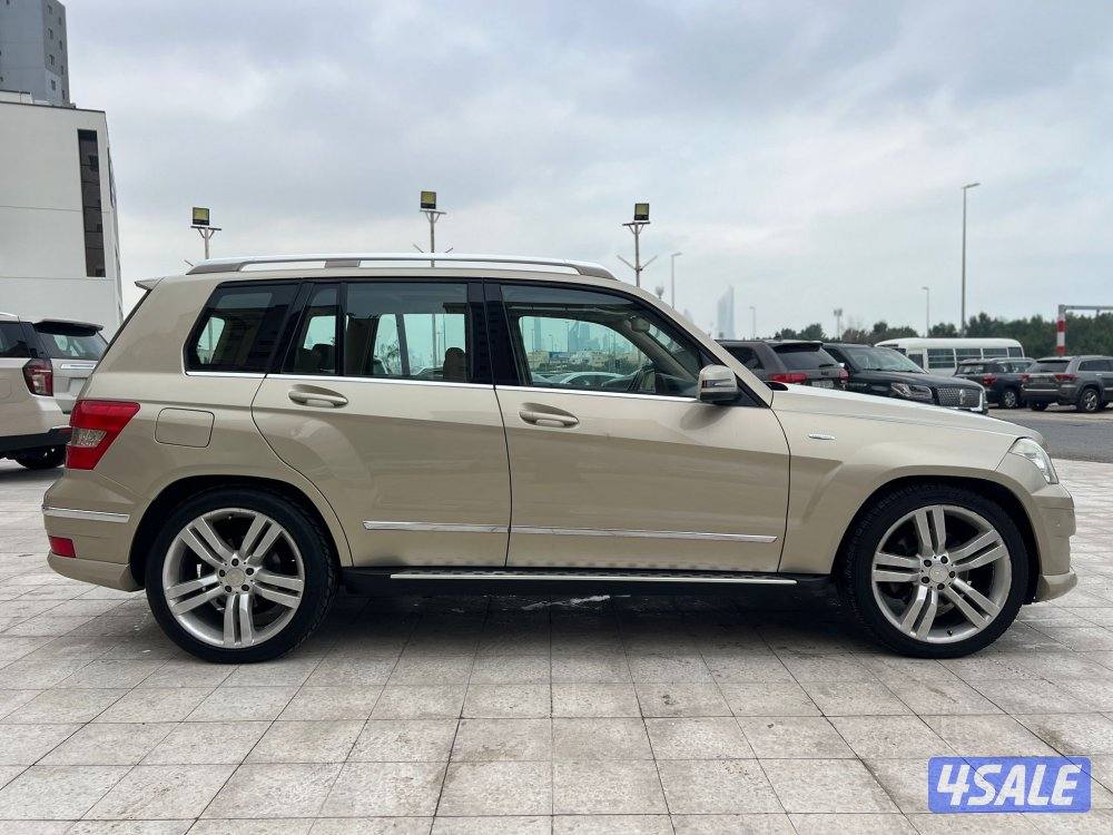 مرسيدس 2011 GLK بحاله ممتازه صبغ الوكاله شرط الفحص4