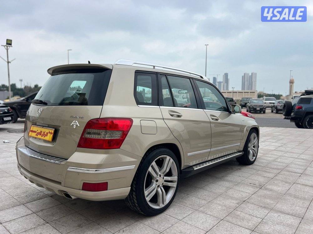 مرسيدس 2011 GLK بحاله ممتازه صبغ الوكاله شرط الفحص5