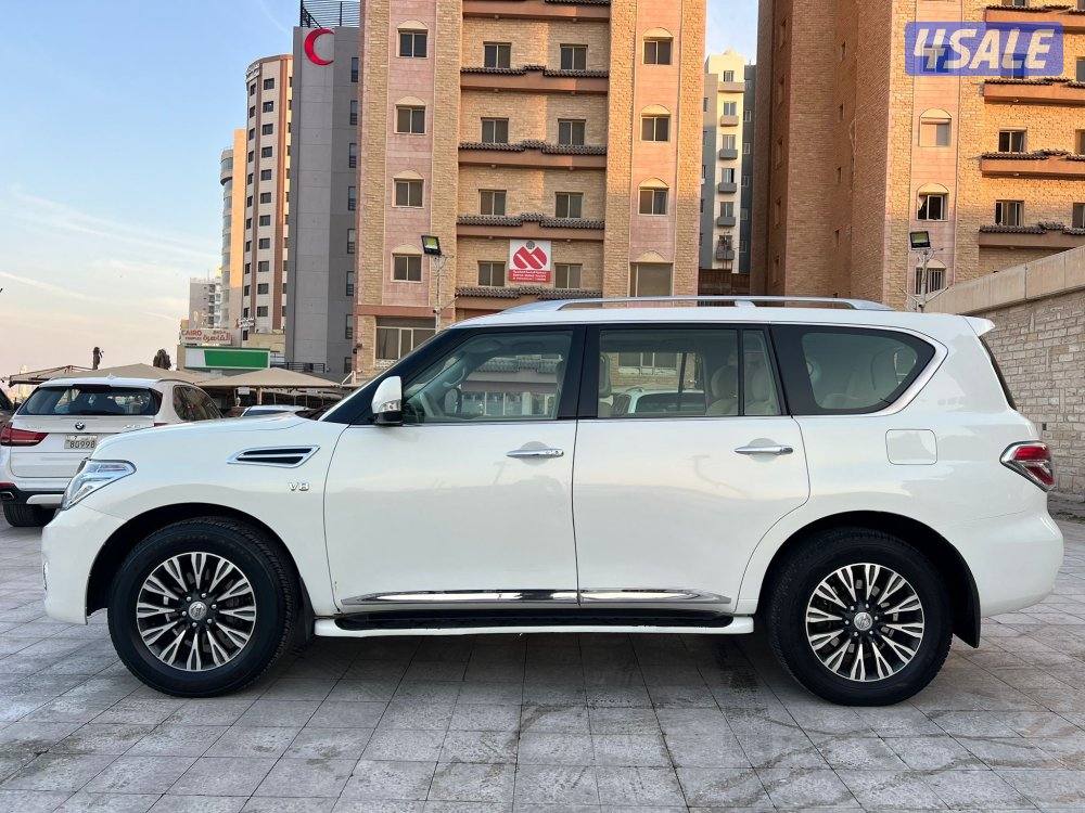 باترول 2013 SE بحاله ممتازه كامل المواصفات شرط الفحص3