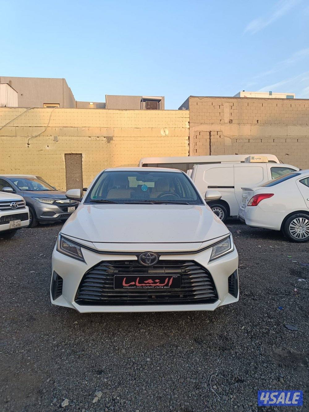 النشاما لبيع وشراء السيارات تويوتا يارس1