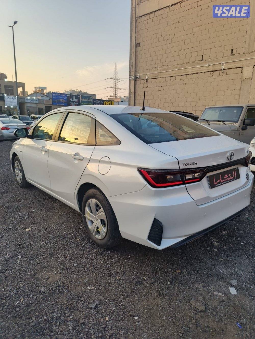 النشاما لبيع وشراء السيارات تويوتا يارس2