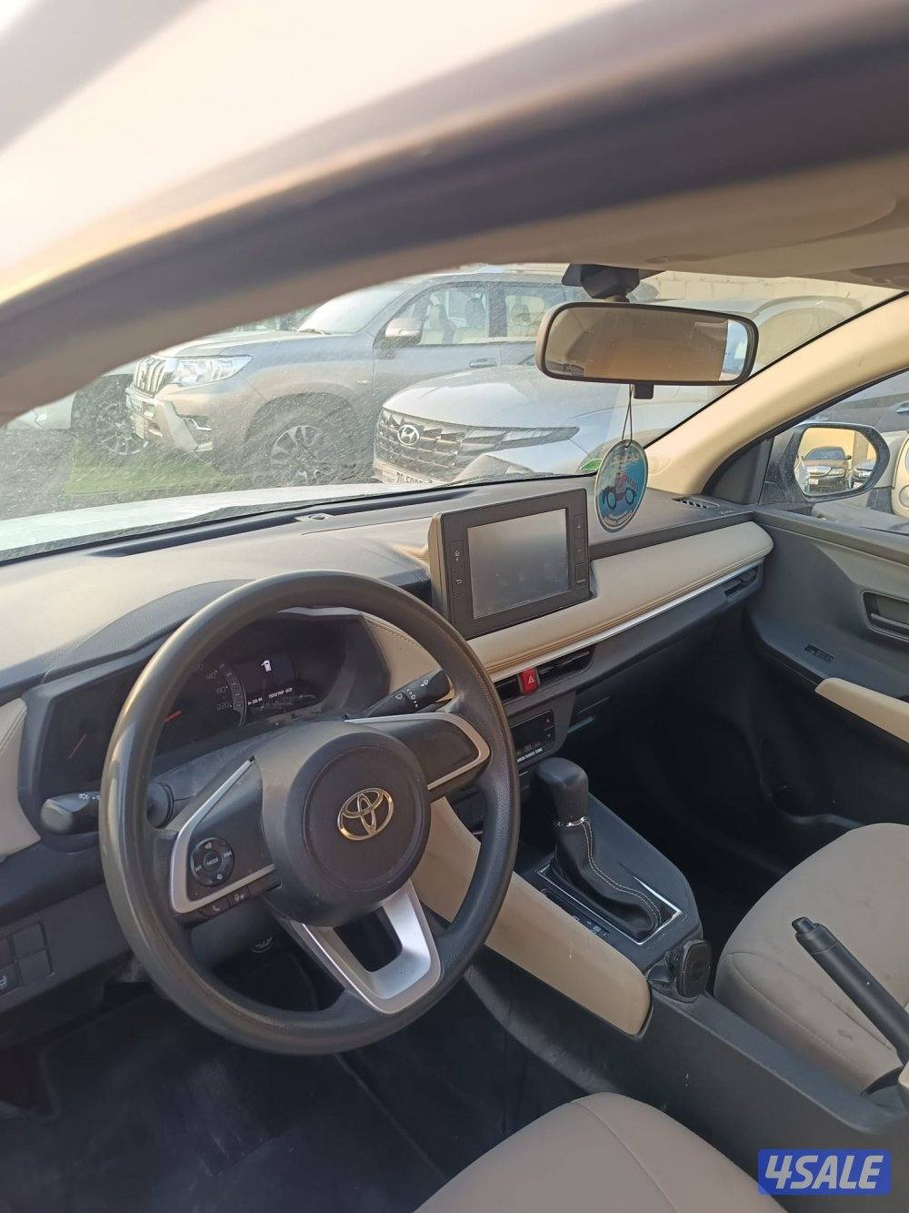 النشاما لبيع وشراء السيارات تويوتا يارس5