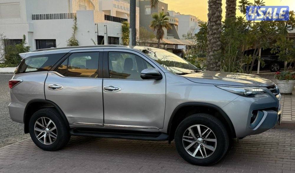 فورتنر موديل 2020 6 سلندر دبل كامل المواصفات ما عدا فتحة3