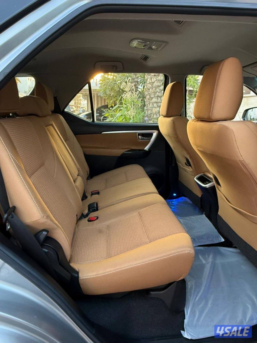 فورتنر موديل 2020 6 سلندر دبل كامل المواصفات ما عدا فتحة7