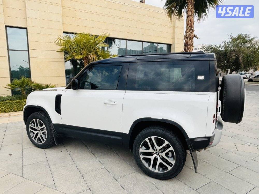 Land Rover Defender model 20219