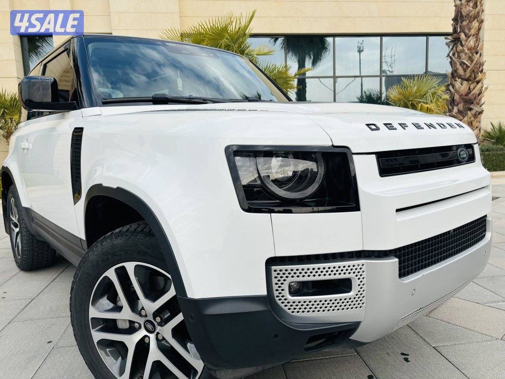 Land Rover Defender model 202112