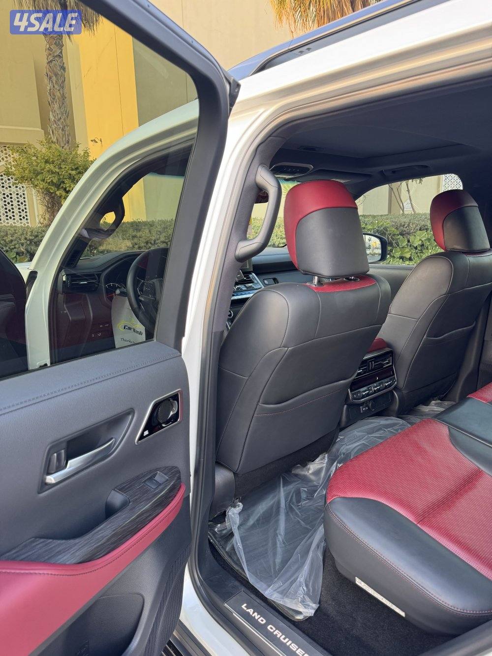 لاندكروزر GR ابيض 20239