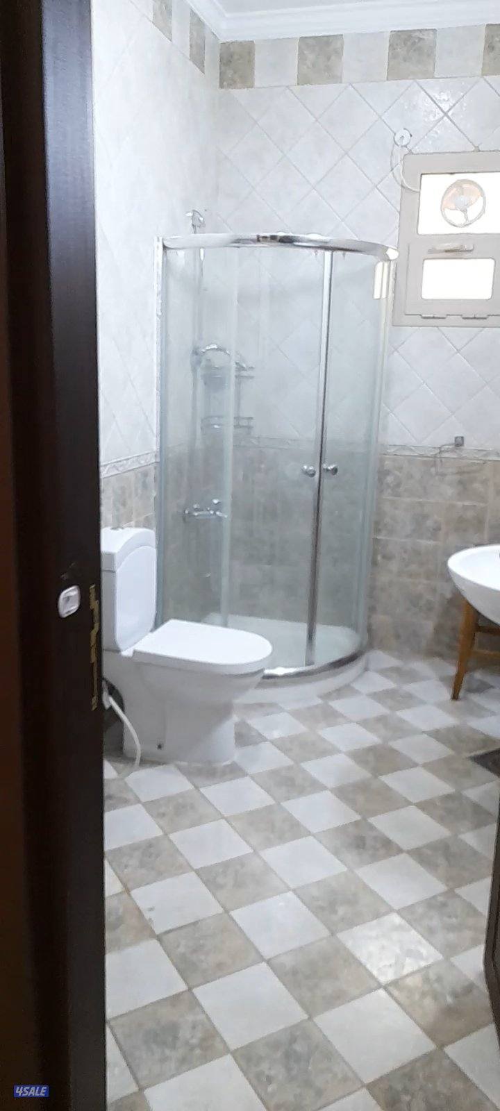 للإيجار دور فى الشهداء6