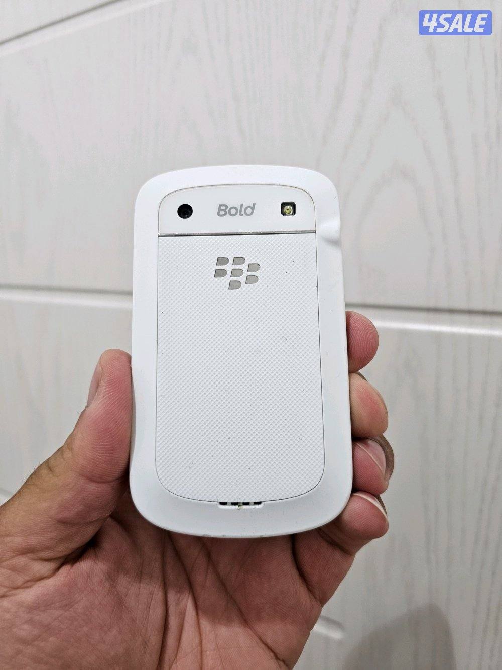 متوفر بلاك بيري3