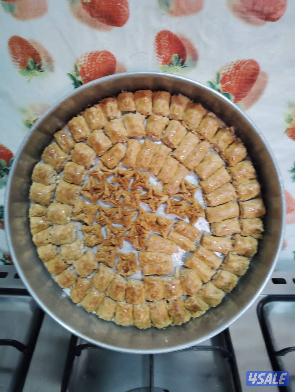 معلم  حلويات  عربي  يطلب عمل0