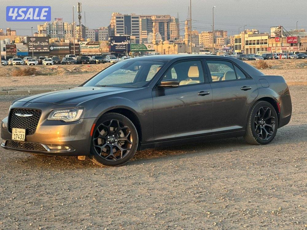 كرايزلر 300S شرط الفحص قير مكينة شاصي البدي في اصباغ متفرقة1