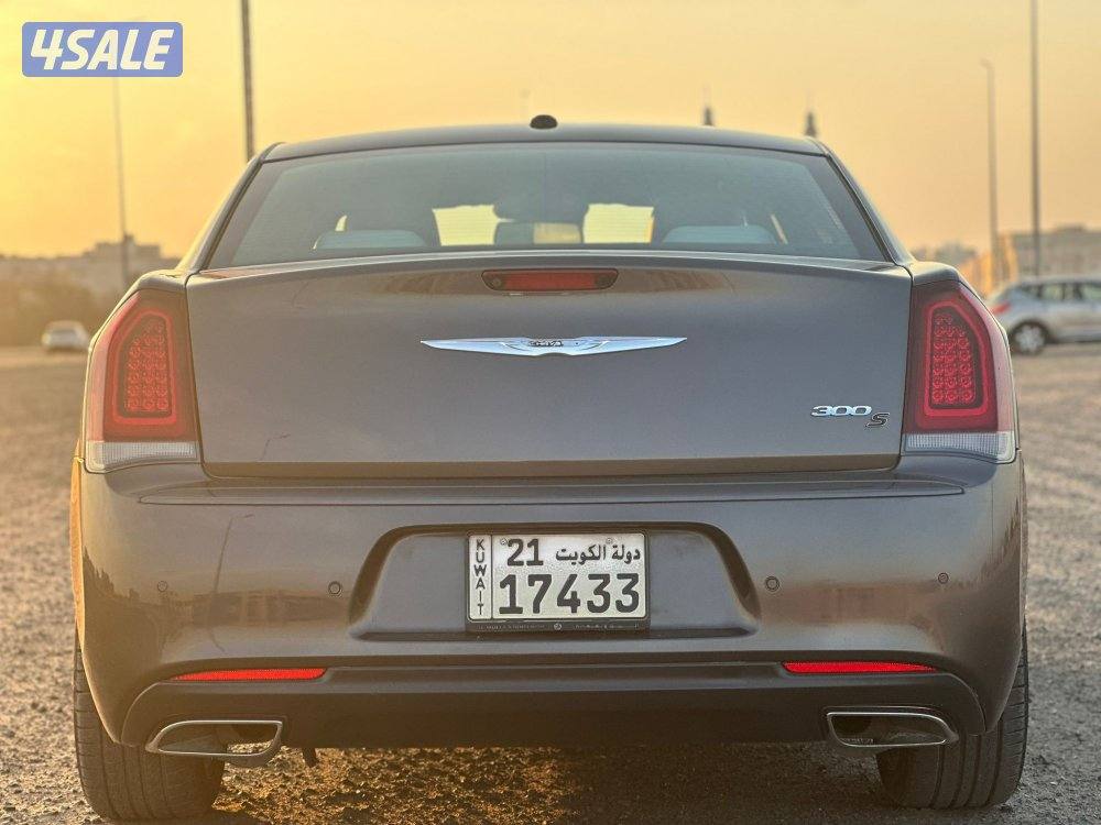كرايزلر 300S شرط الفحص قير مكينة شاصي البدي في اصباغ متفرقة7