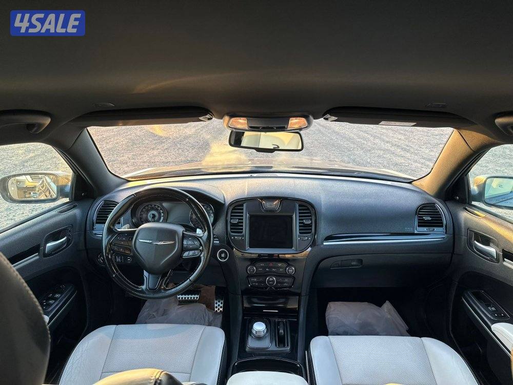 كرايزلر 300S شرط الفحص قير مكينة شاصي البدي في اصباغ متفرقة8