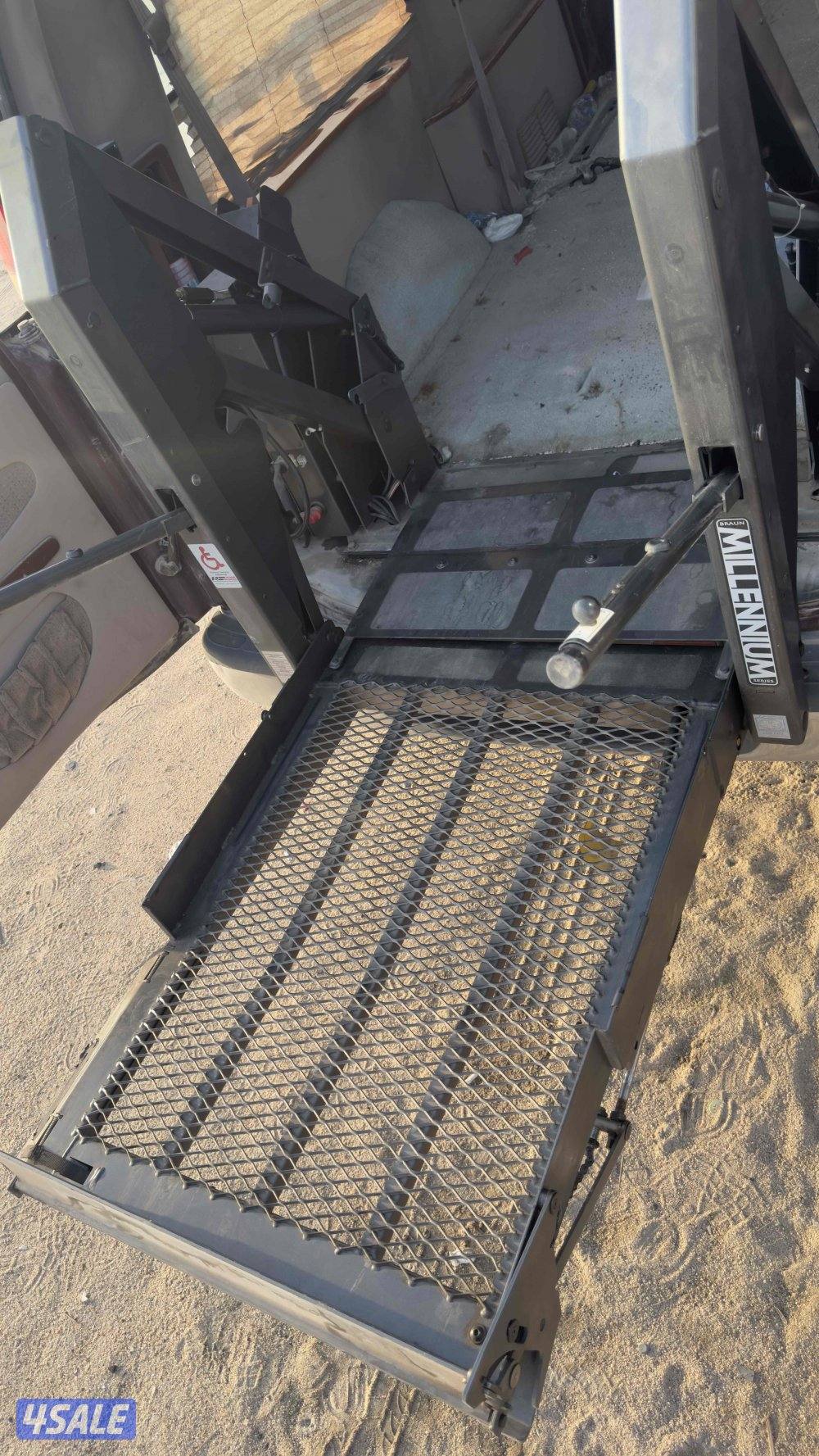 رافعة كرسي متحرك1