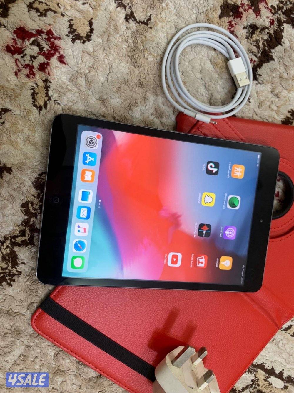 للبيع ايباد ابل ميني 2 تو 64 قيقا  نظيف وشغال تمام0