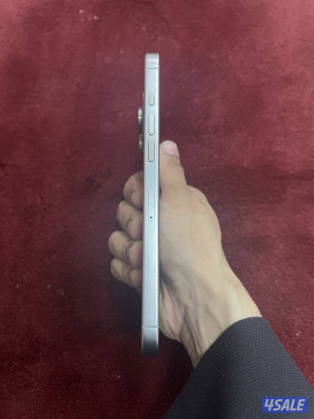 للبيع ايفون 16 برو ماكس2