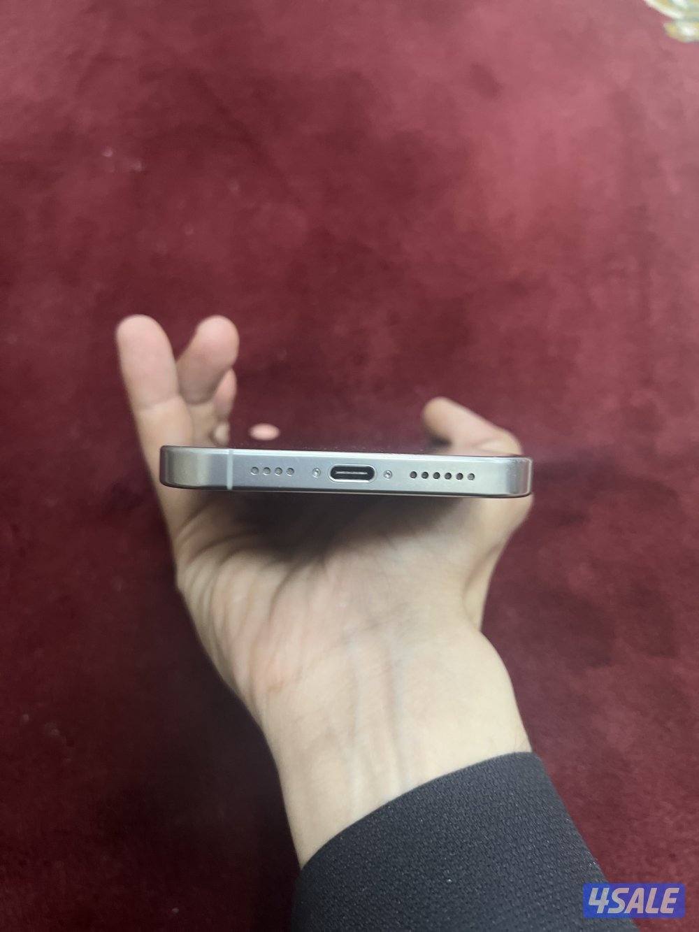 للبيع ايفون 16 برو ماكس4