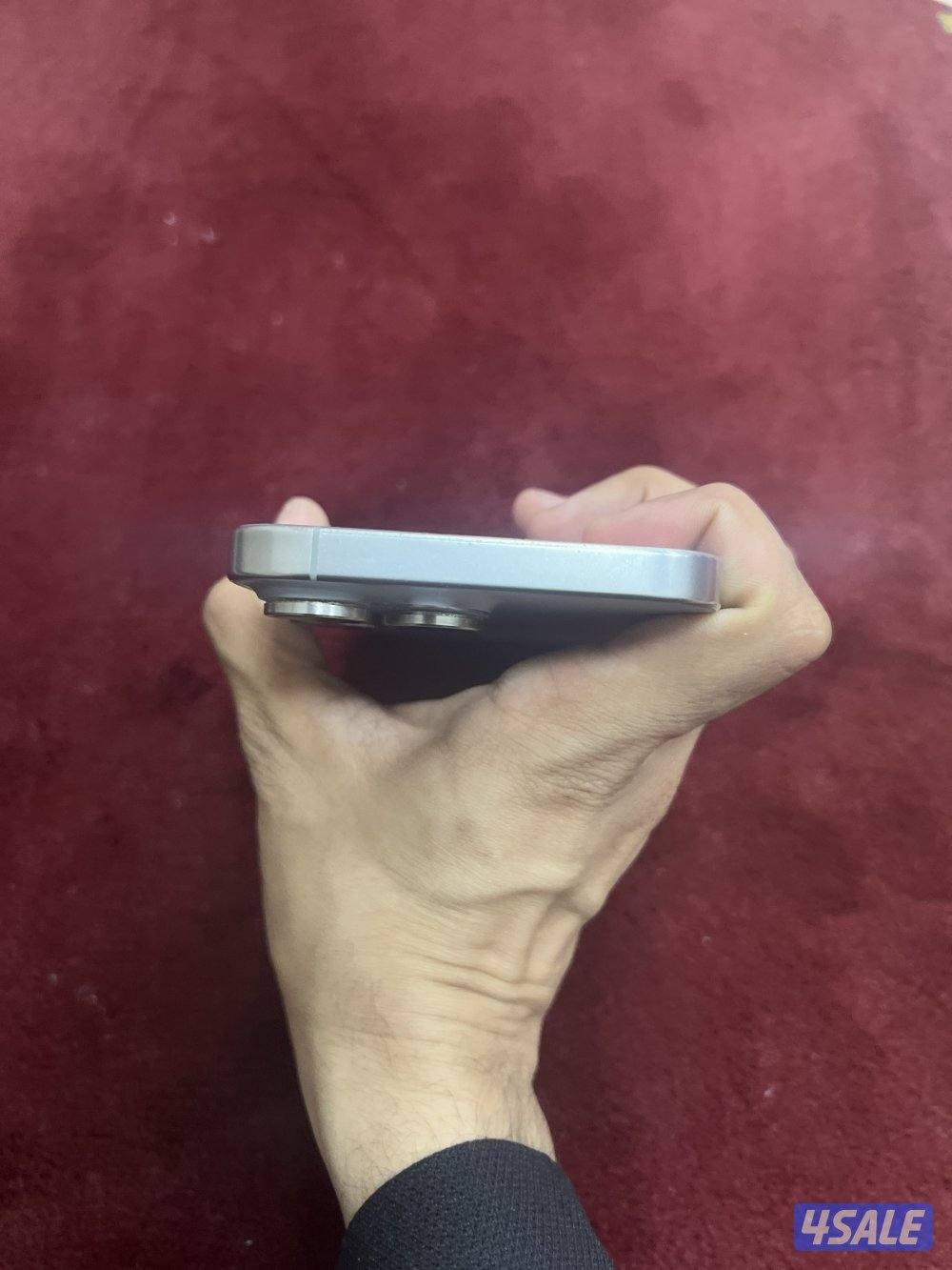 للبيع ايفون 16 برو ماكس5