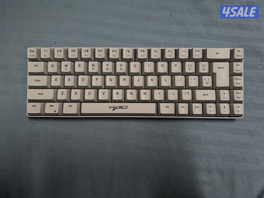 HXSJ V200 RGB Gaming Keyboard - Compact 68-Key Layout - Like New!3