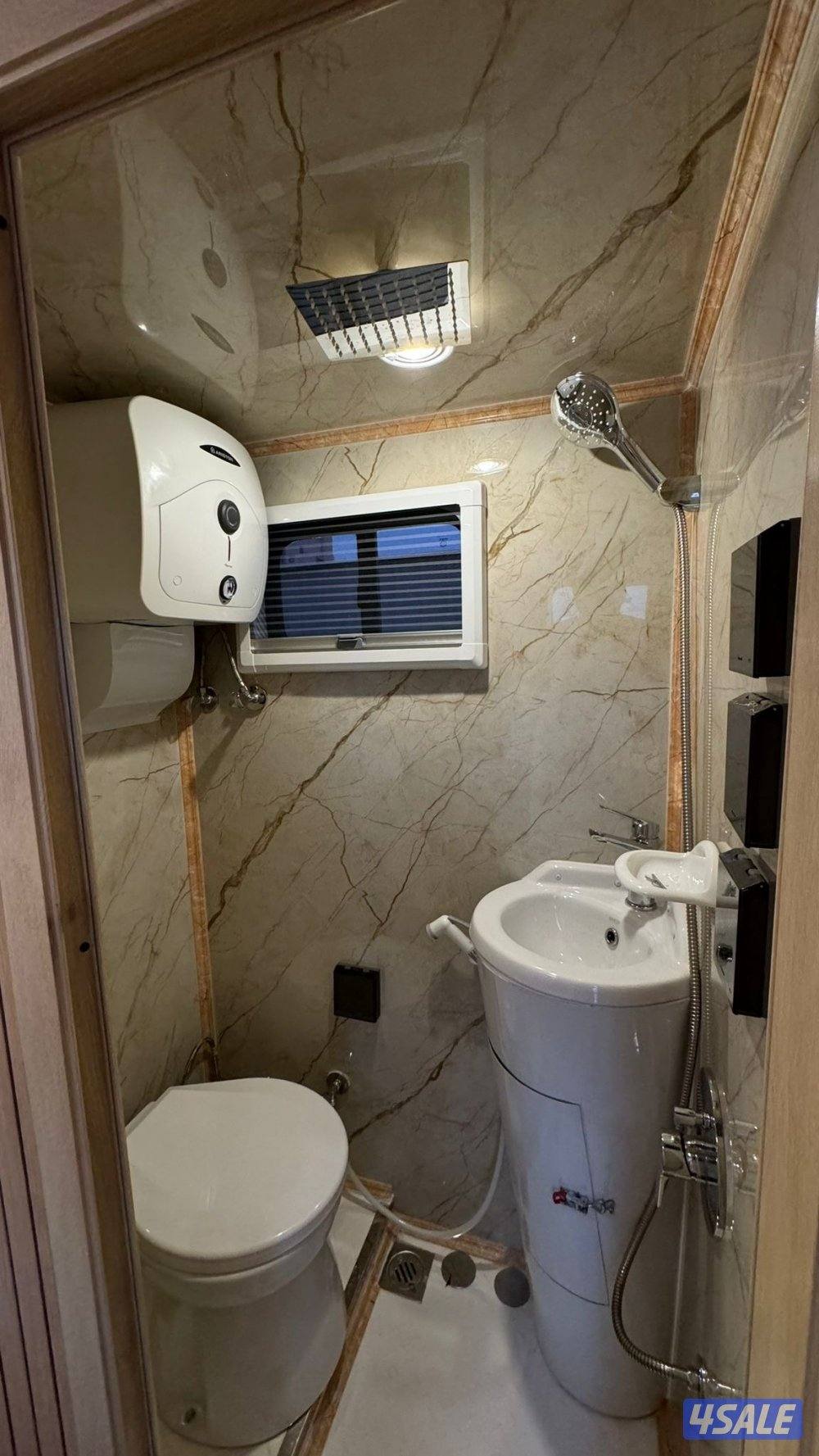 كرفان فورد غمارتين13