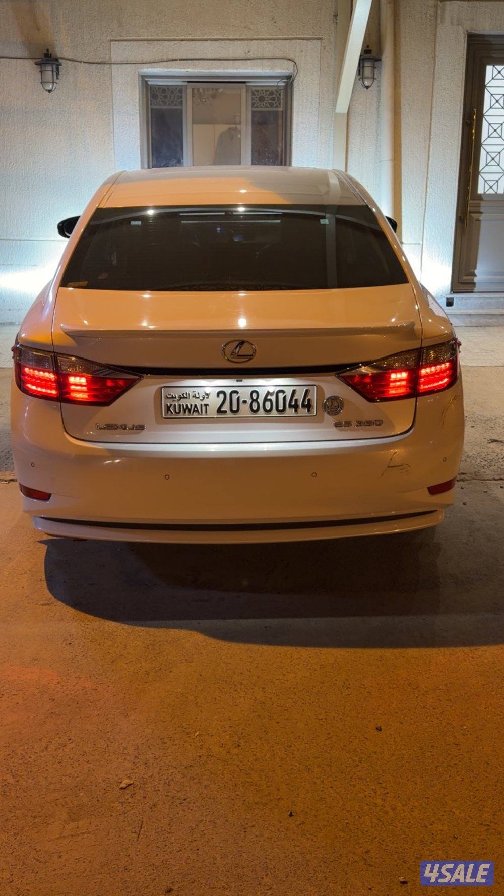 للبيع لكزس ماشي 134 الف سيرفس وكالة من الصفر المالك الثاني شرط الفحص0