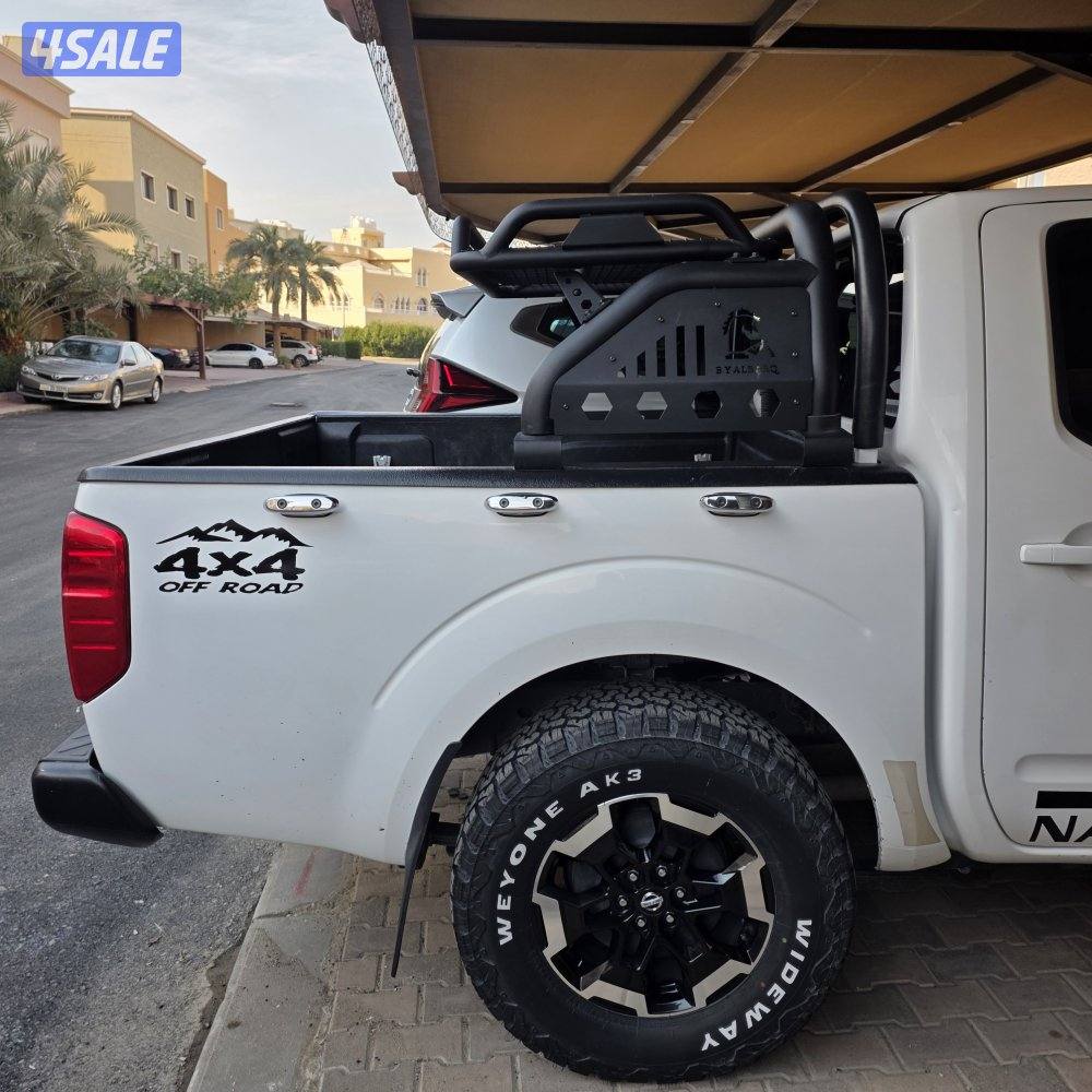 للبيع وانيت نيسان نافارا ٢٠١٥ قمة بالنظافة0