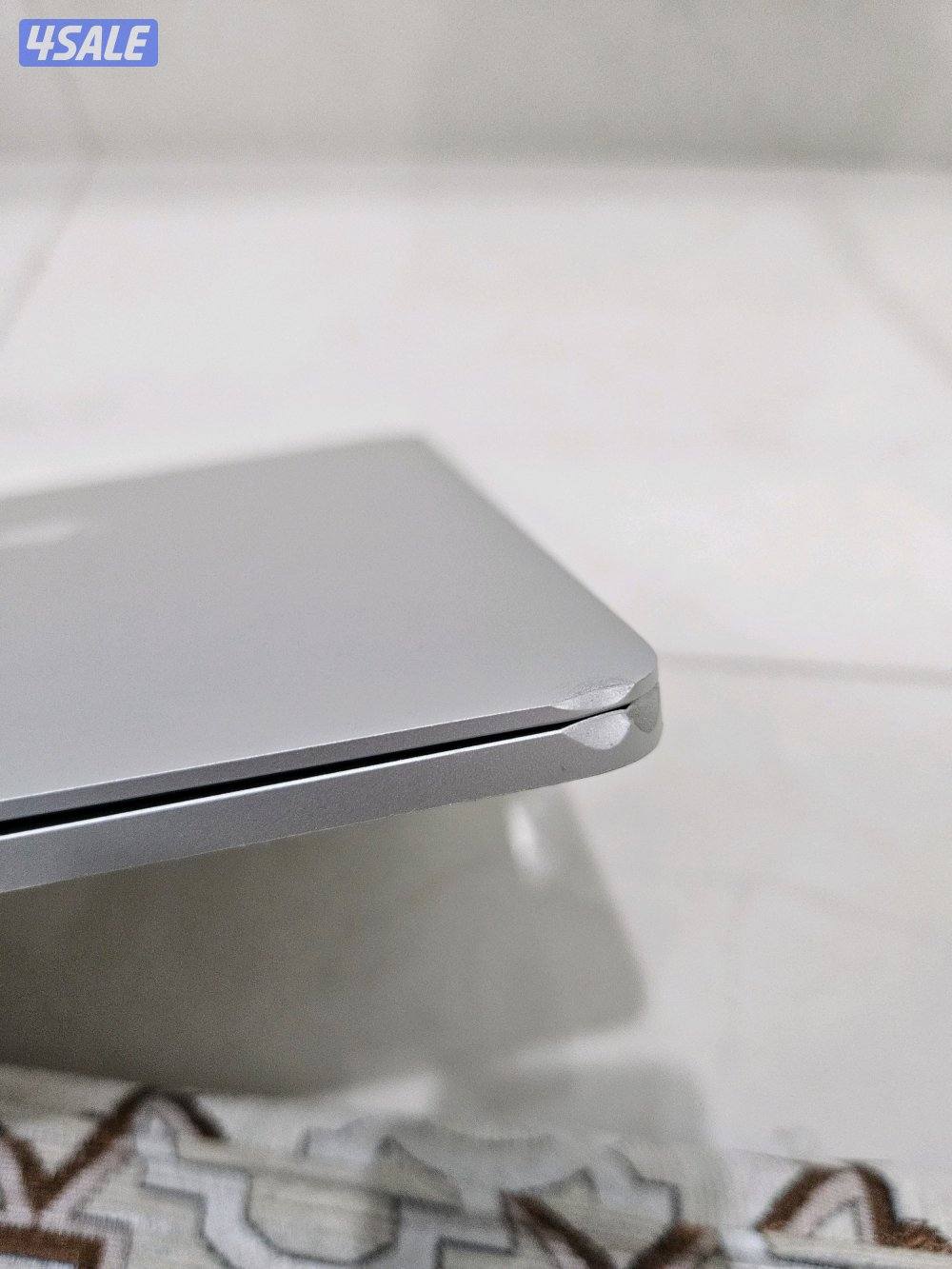 للبيعMacBook Pro (13- inch, 20178