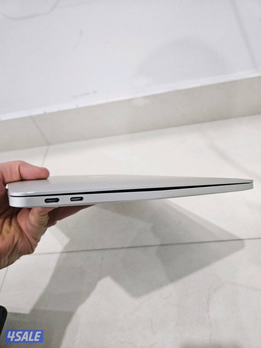 للبيعMacBook Pro (13- inch, 20179