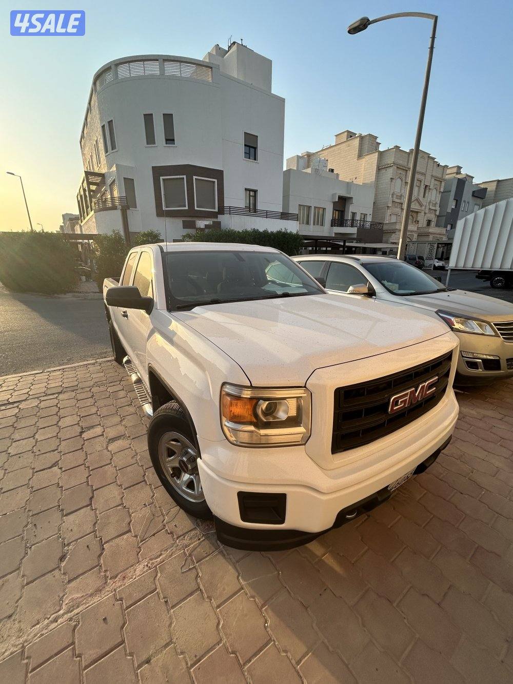 للبيع وانيت سييرا غمارة ونص 1500 ،دبل ارضي موديل2014 ماشي271الف3