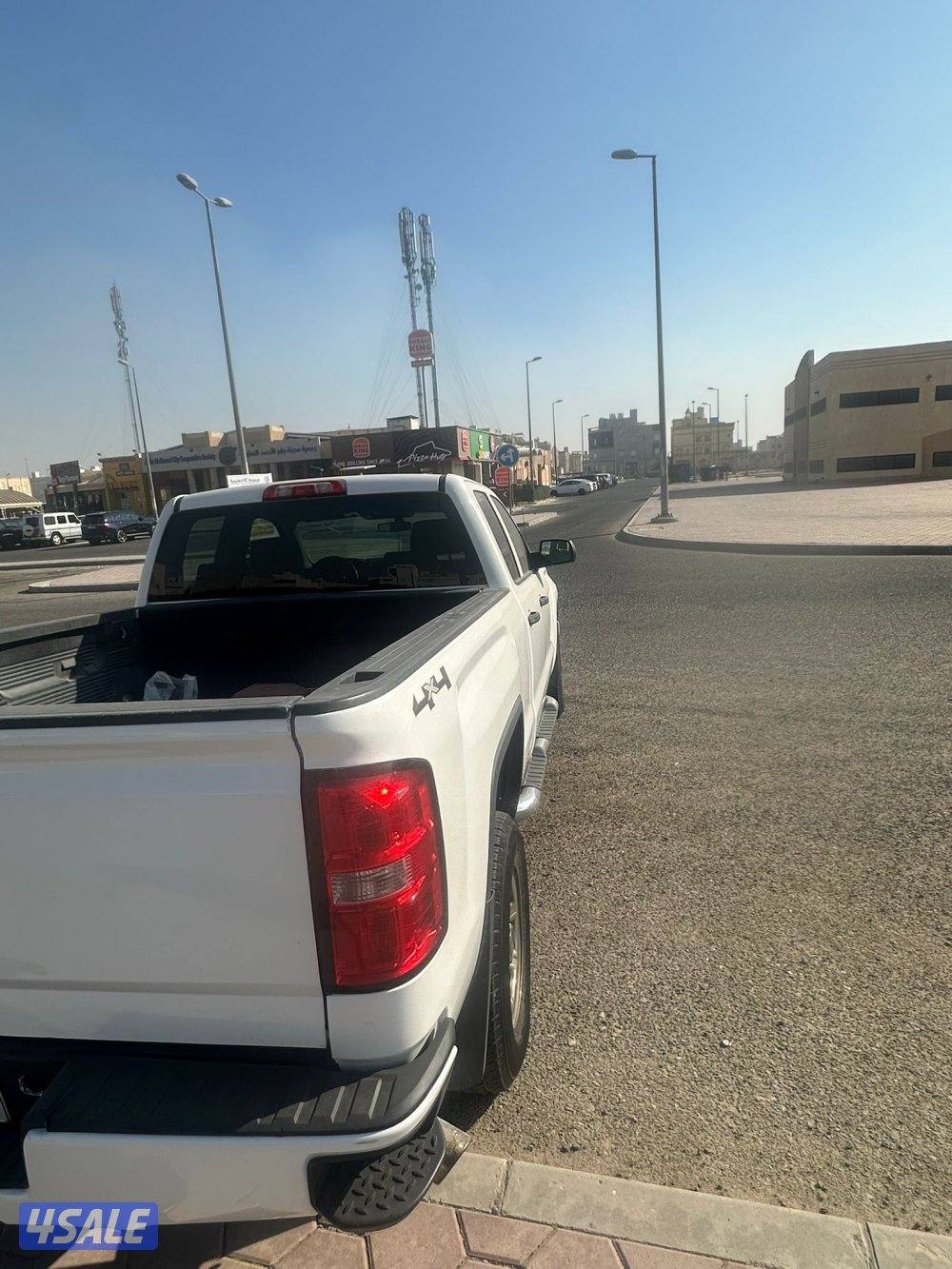 للبيع وانيت سييرا غمارة ونص 1500 ،دبل ارضي موديل2014 ماشي271الف7