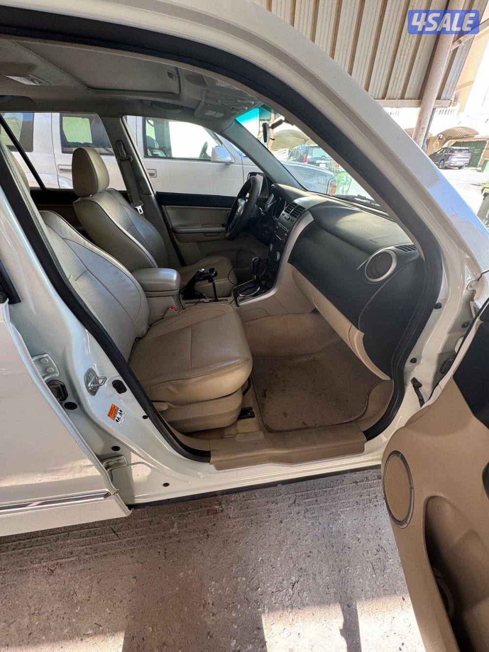 للبيع سيارة سوزوكي أبيض كشنات جلد نظيف جدا سيرفس منتظم ماشي ٢٧٦ ألف1