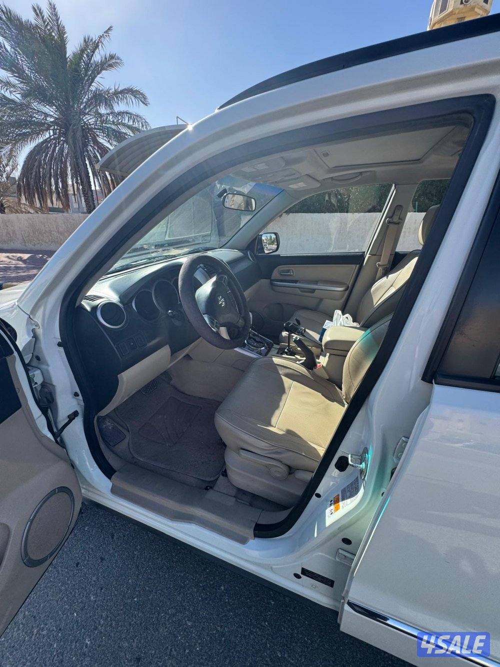 للبيع سيارة سوزوكي أبيض كشنات جلد نظيف جدا سيرفس منتظم ماشي ٢٧٦ ألف5