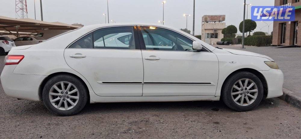 للبيع كامري 2011 بحالة جيدة0