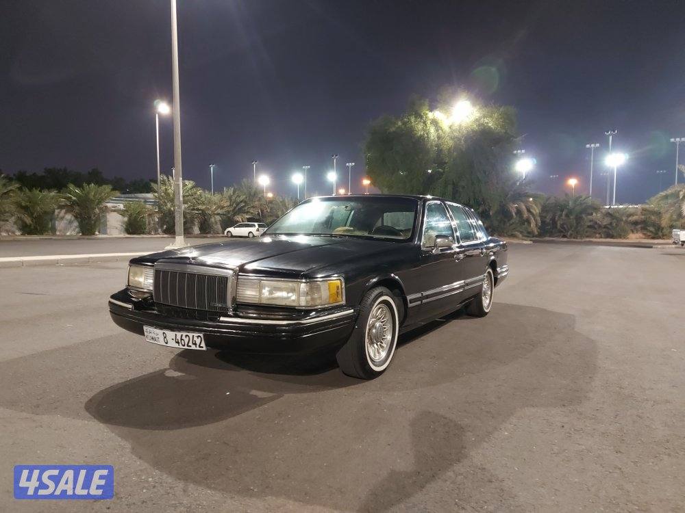 لنكولن تاون كار0