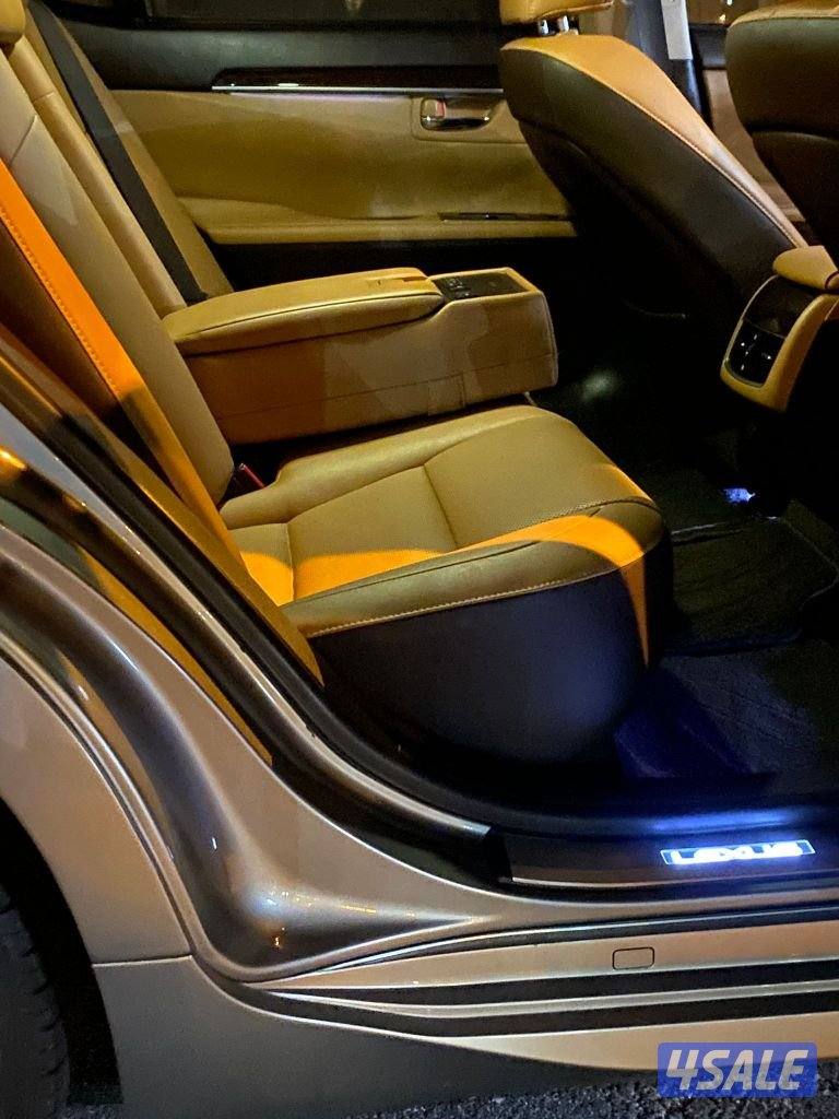 تاكسي تحت الطلب الي جميع مناطق الكويت يوجد اشتراكات شهريه باحدث السيار4