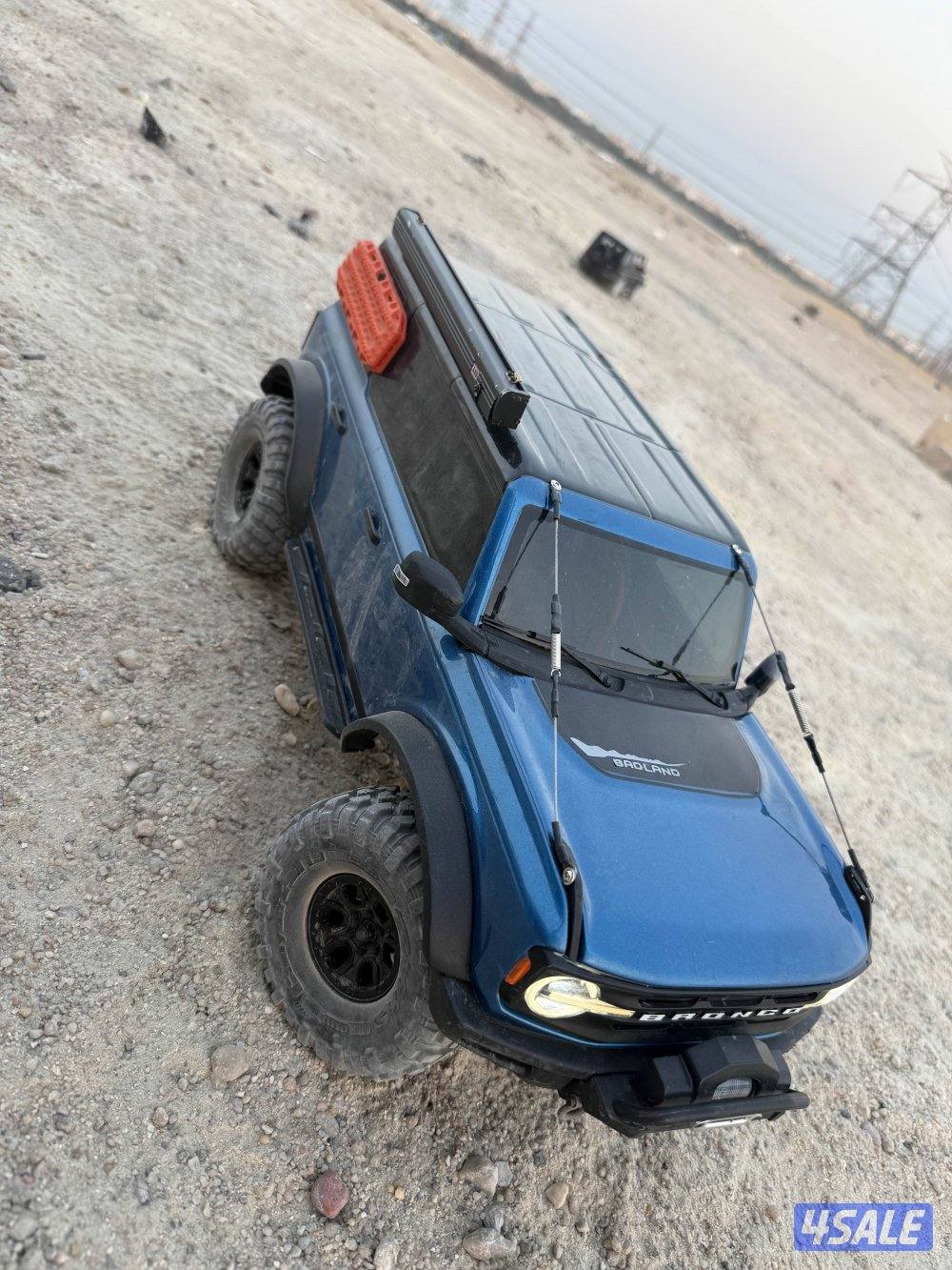 للبيع برونكو كراولر تراكسس 1/100