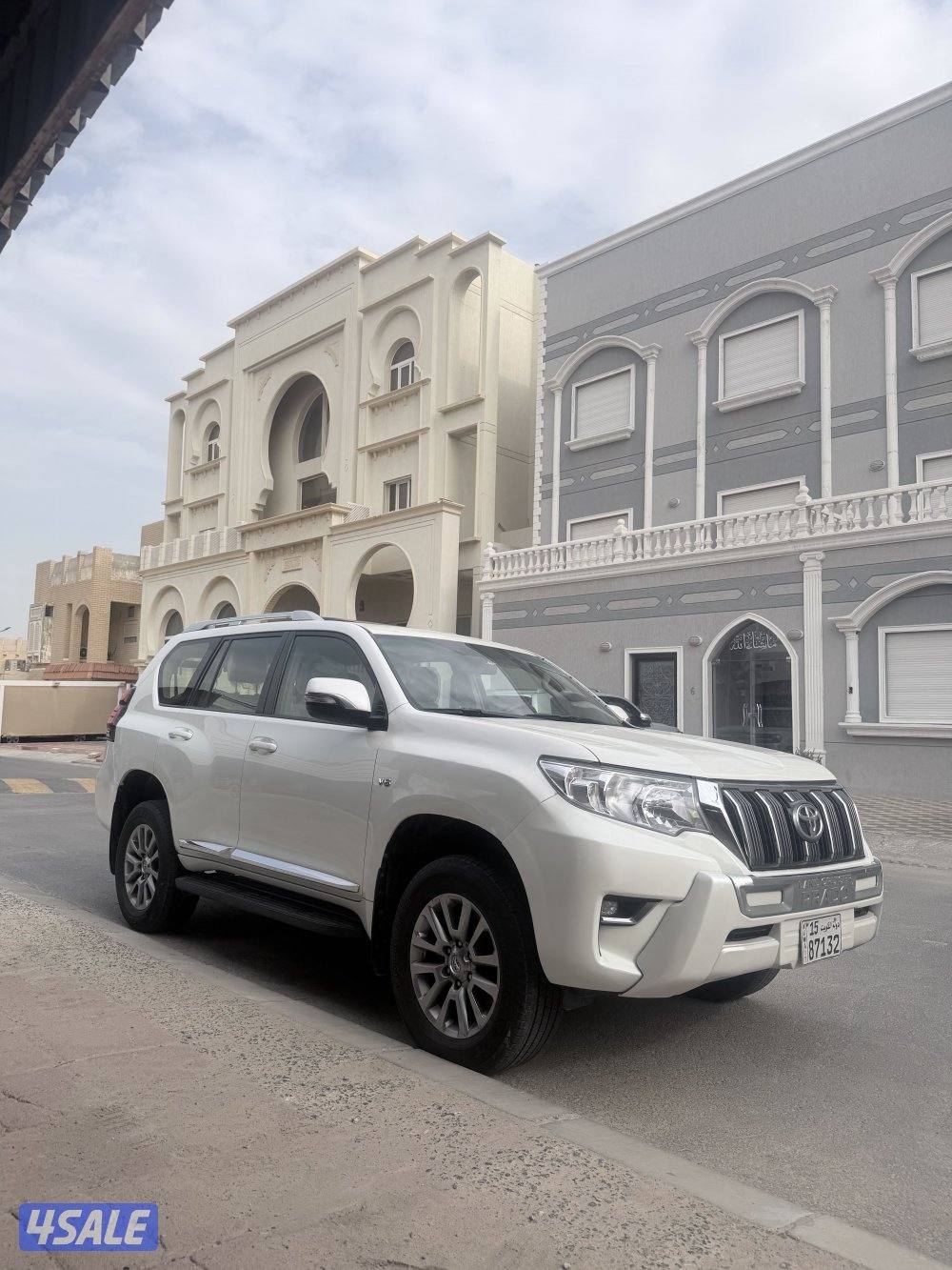 للبيع برادو 2018 صبغ وكالة صبغ قطعه وحدة عداد205  شرط الفحص5