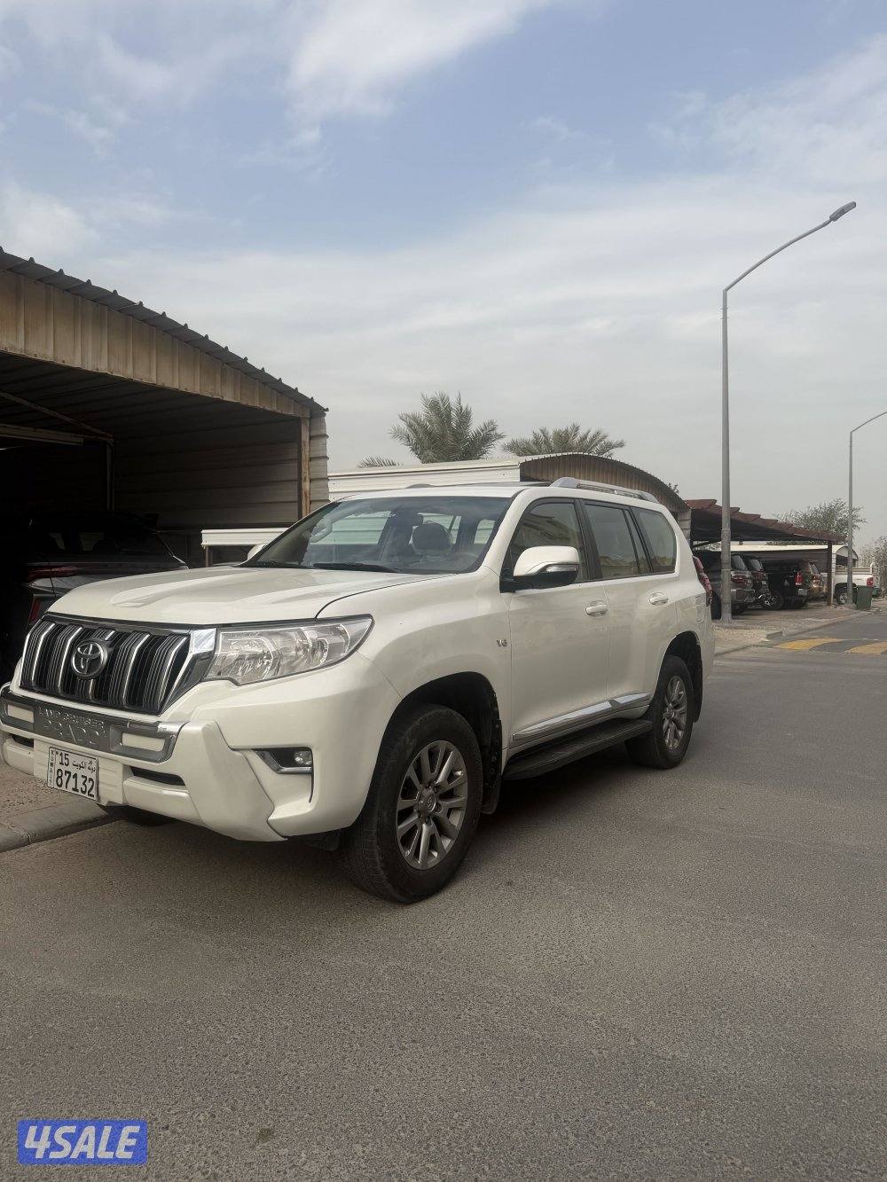 للبيع برادو 2018 صبغ وكالة صبغ قطعه وحدة عداد205  شرط الفحص11