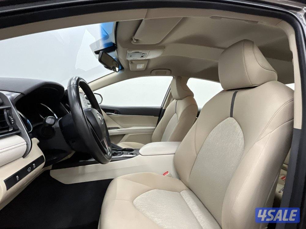 TOYOTA CAMRY GLE 4 CYL MID OPTION6