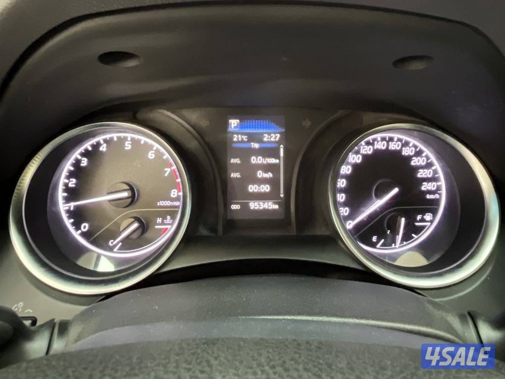 TOYOTA CAMRY GLE 4 CYL MID OPTION8