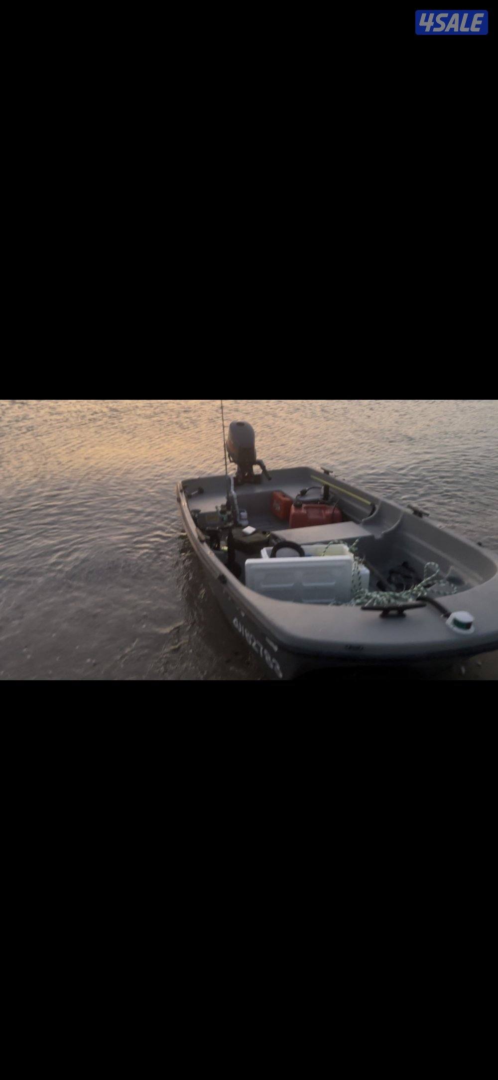 للبيع ماشوة مع عربانة ومكينة ومعاه دفتر0