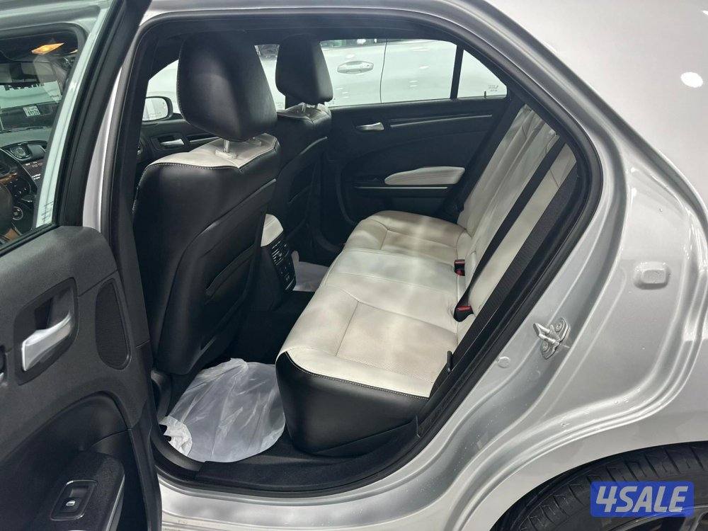 كرايزلر  C300 S موديل ٢٠٢١ وارد الوكاله ماشي٨٣ ألف كم6