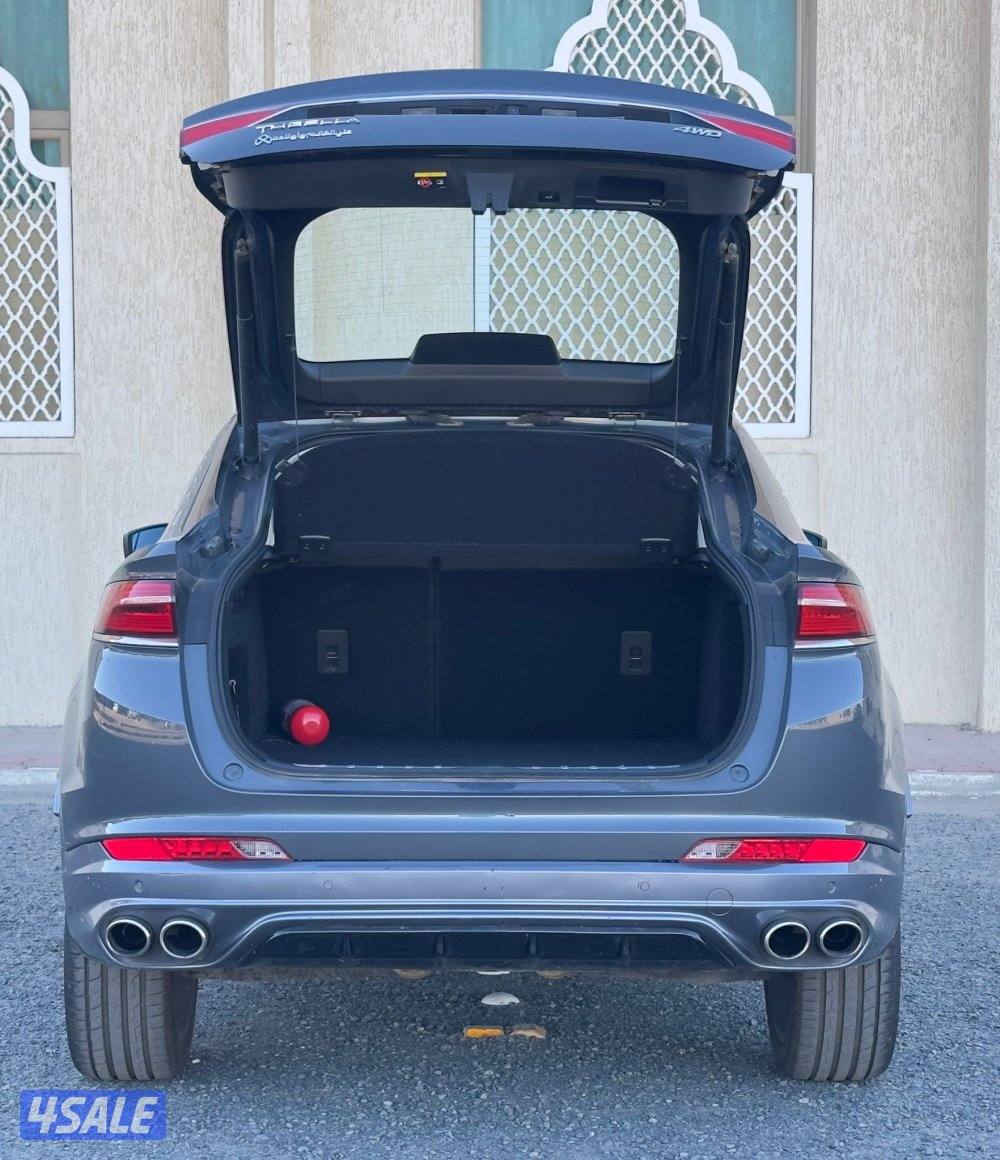 توجيلا موديل 2023 ماشي 90 الف صبغ وكاله8