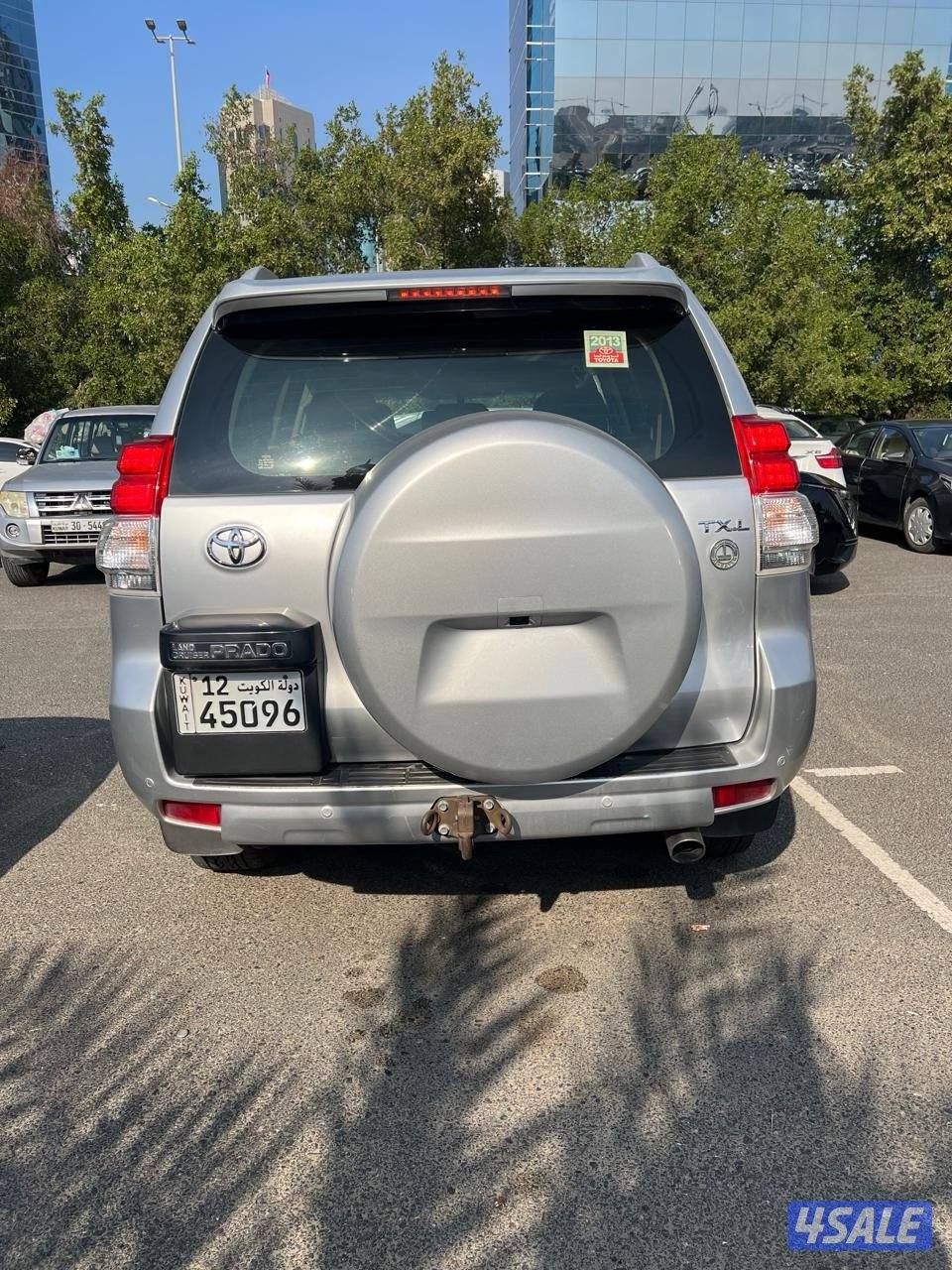 تويوتا لاندكروزر برادو – فضي | بحالة جيدة10