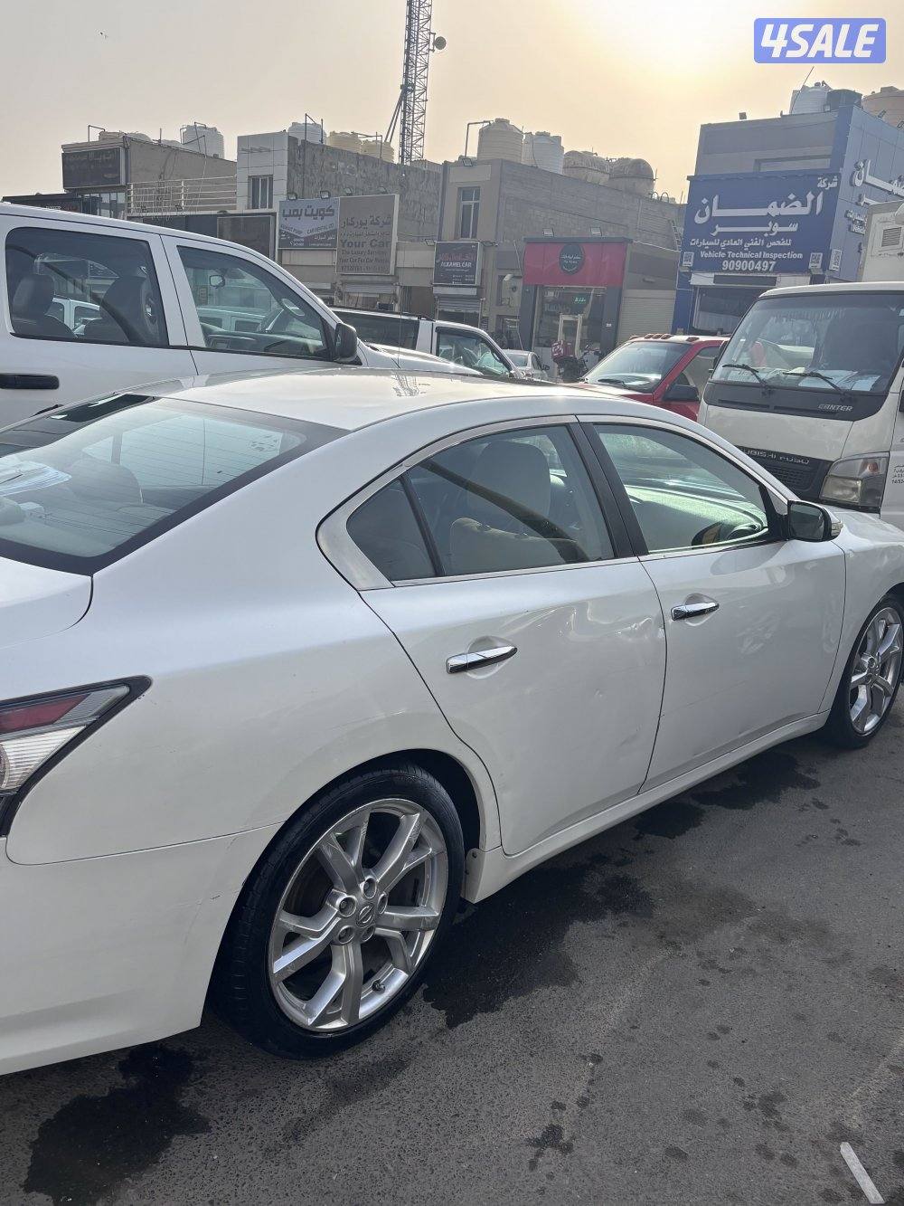 سيارة نيسان مكسيما موديل 20122