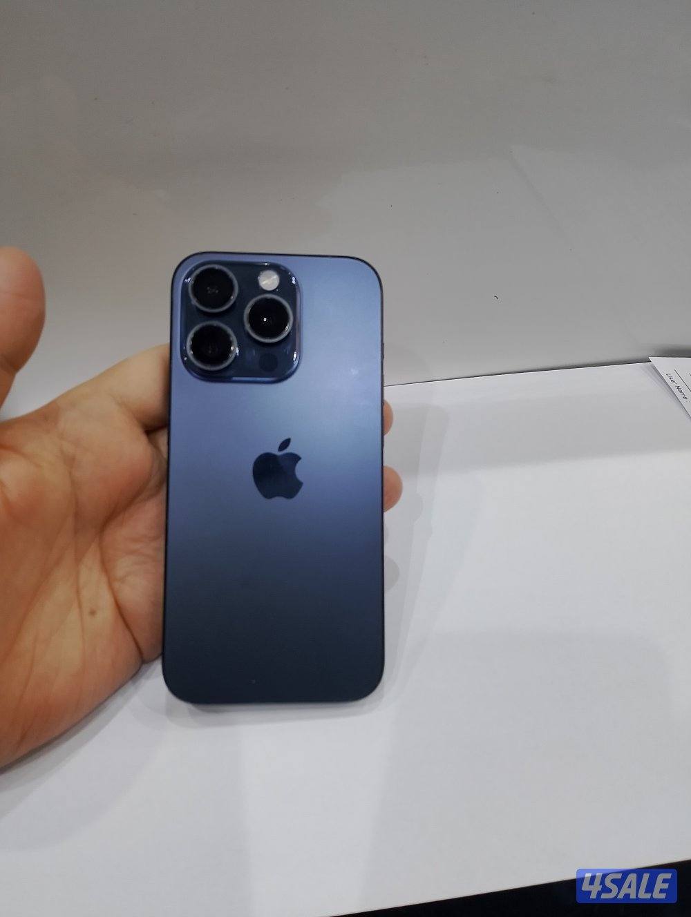 ايفون 15برو جيجا 2560