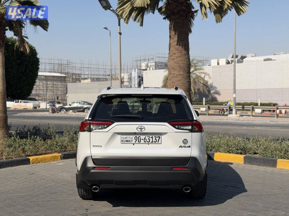 راف 4 موديل 2025 اصفار تامين شامل و حمايه للبدي و عازل حراري4