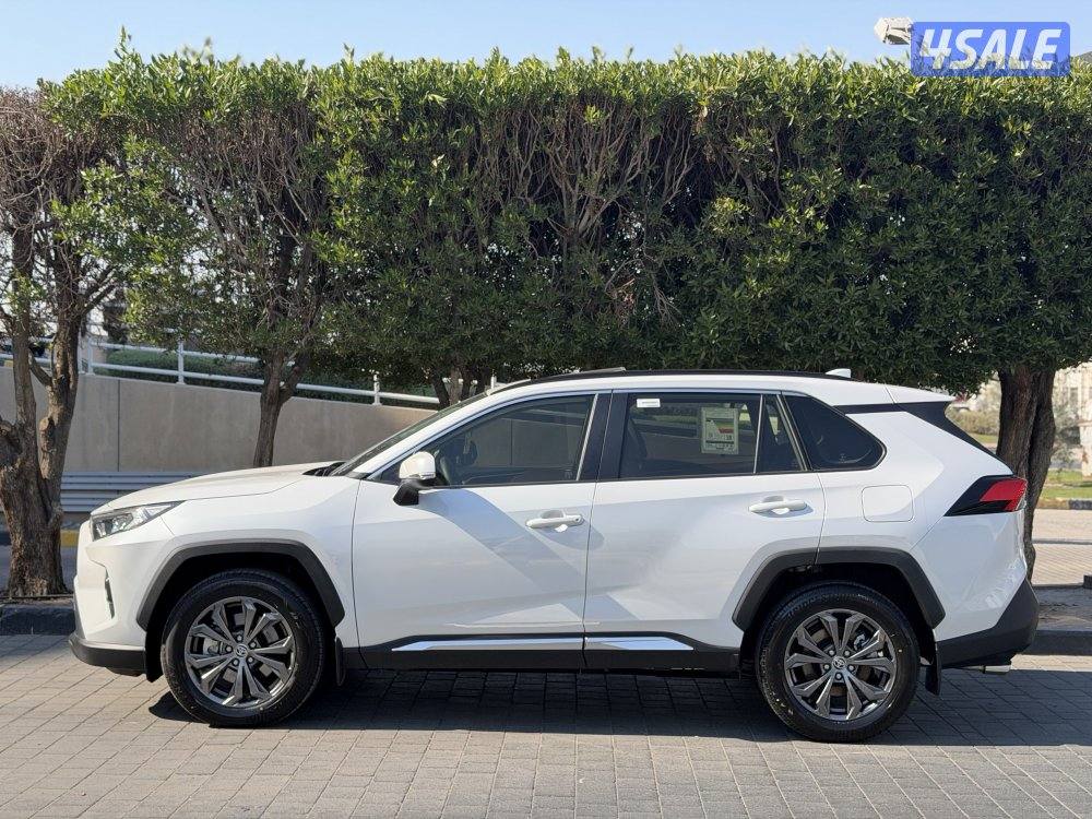 راف 4 موديل 2025 اصفار تامين شامل و حمايه للبدي و عازل حراري6