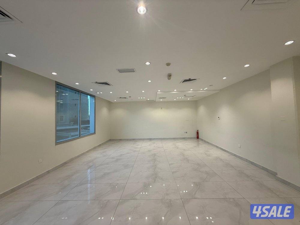 متوفر دور تجاري في برج كتير راقي بموقع متميز بشرق مساحة ٣٠٥1